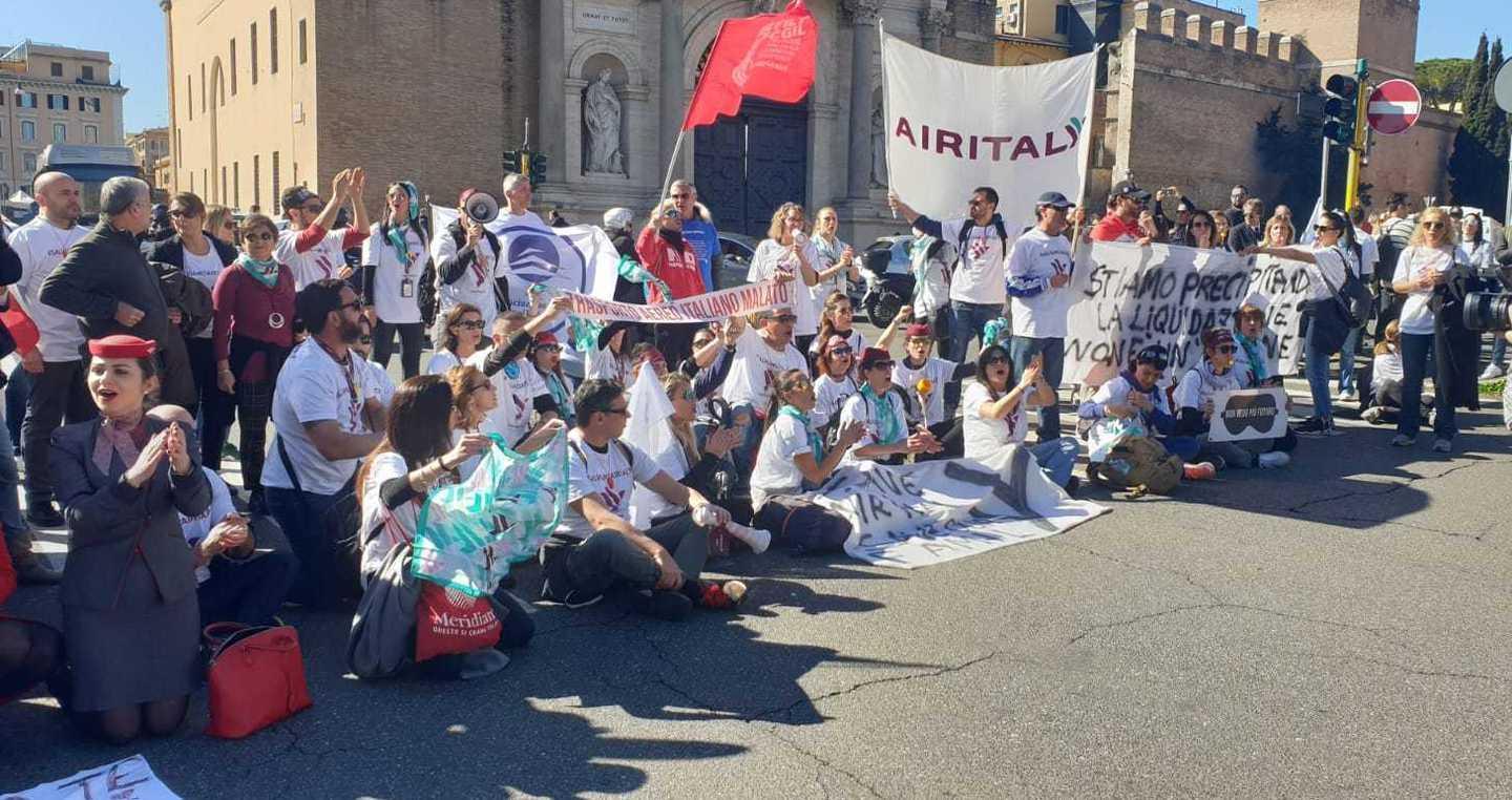 I lavoratori Air Italy: «Tutti a Roma» 
