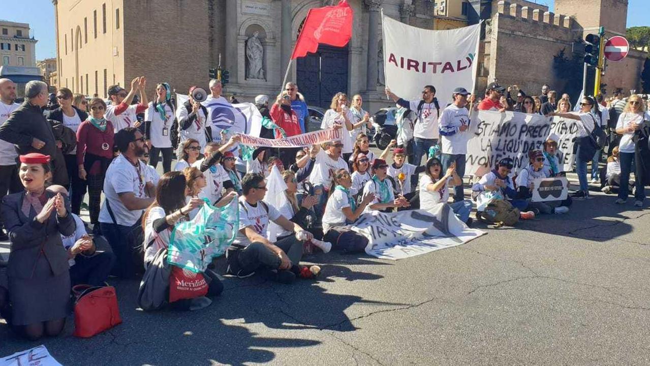 I lavoratori Air Italy: «Tutti a Roma» 