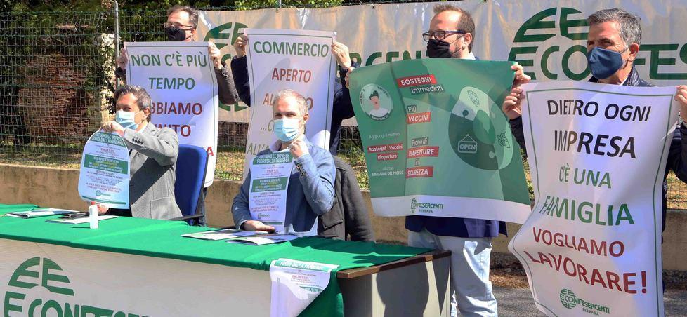 Ferrara, l’urlo della Confesercenti: «Basta, l’ossigeno è finito» 