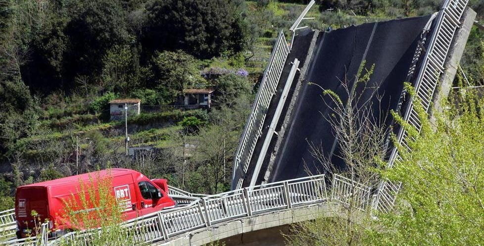 Ponte di Abiano, l'autista del furgone rosso un anno dopo: «Quel ponte saltellava» 