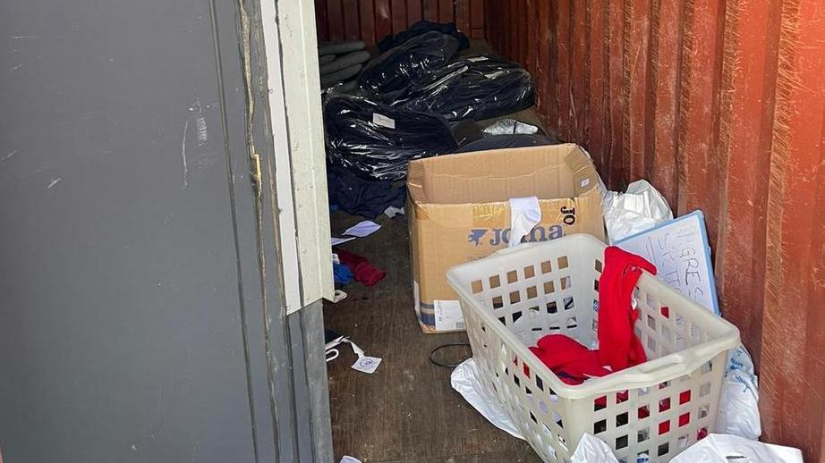 Il disordine lasciato dai ladri nella sede della Virtus Libertas, a Pieve