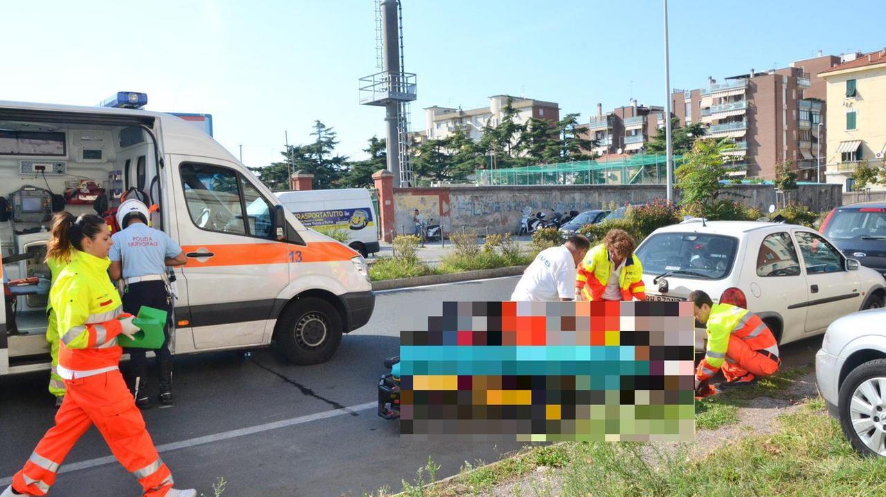 Un incidente in viale Ippolito Nievo (foto d'archivio)