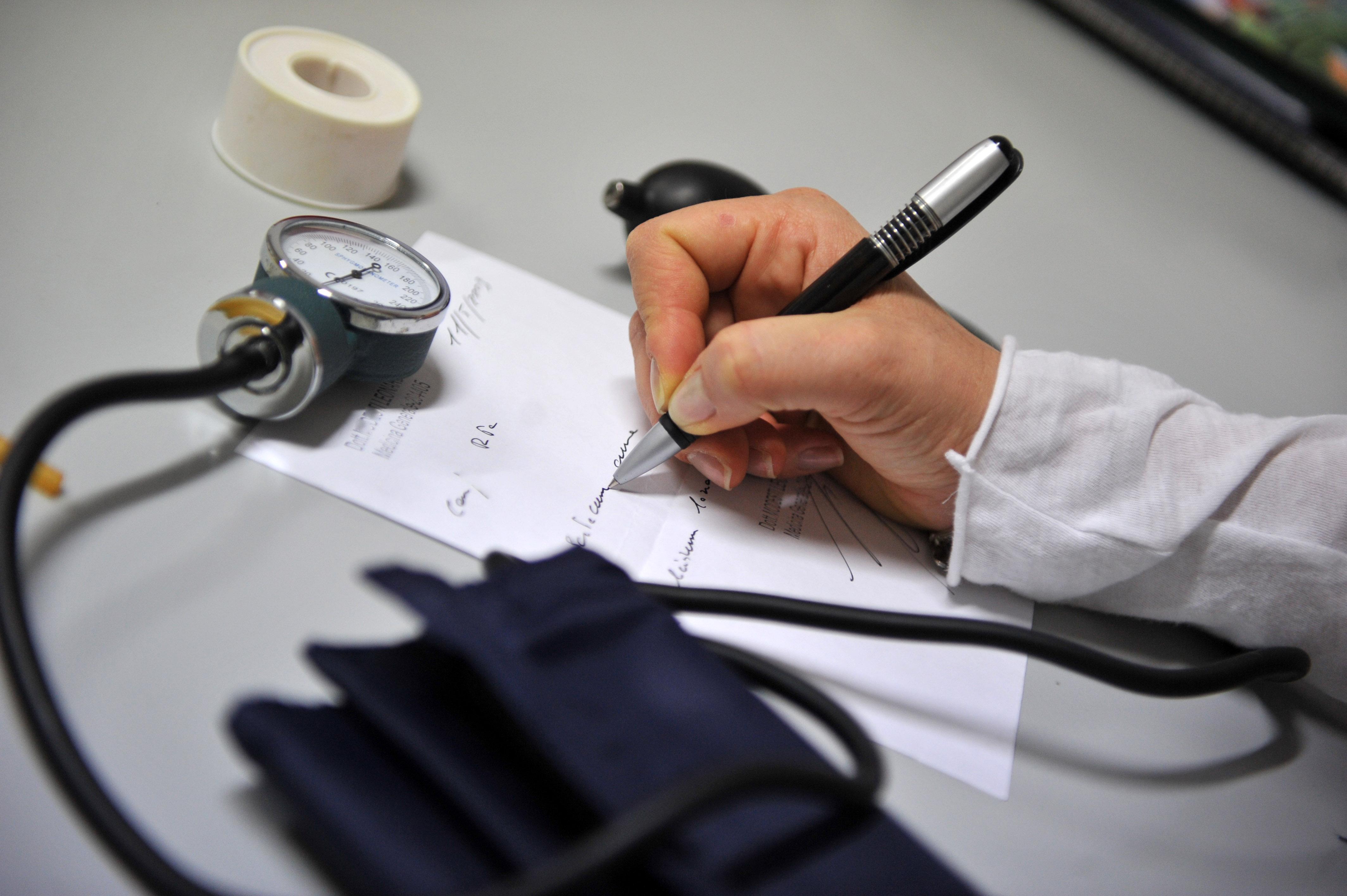 A Telti mille pazienti senza medico di base, il caso arriva in Regione