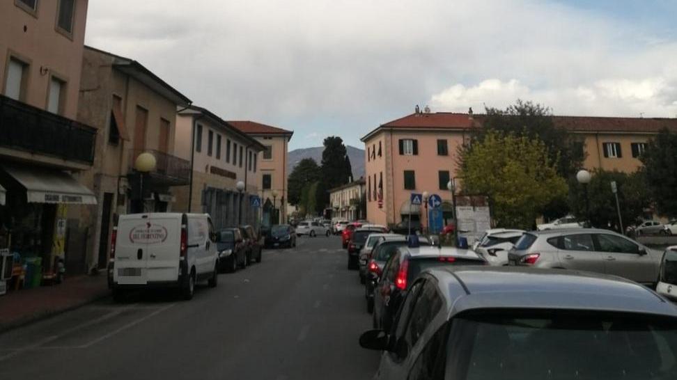 Cantiere sulla Romana e in via Piaggia arrivano subito le code