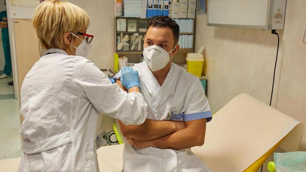 Da maggio le vaccinazioni anche sul posto di lavoro
