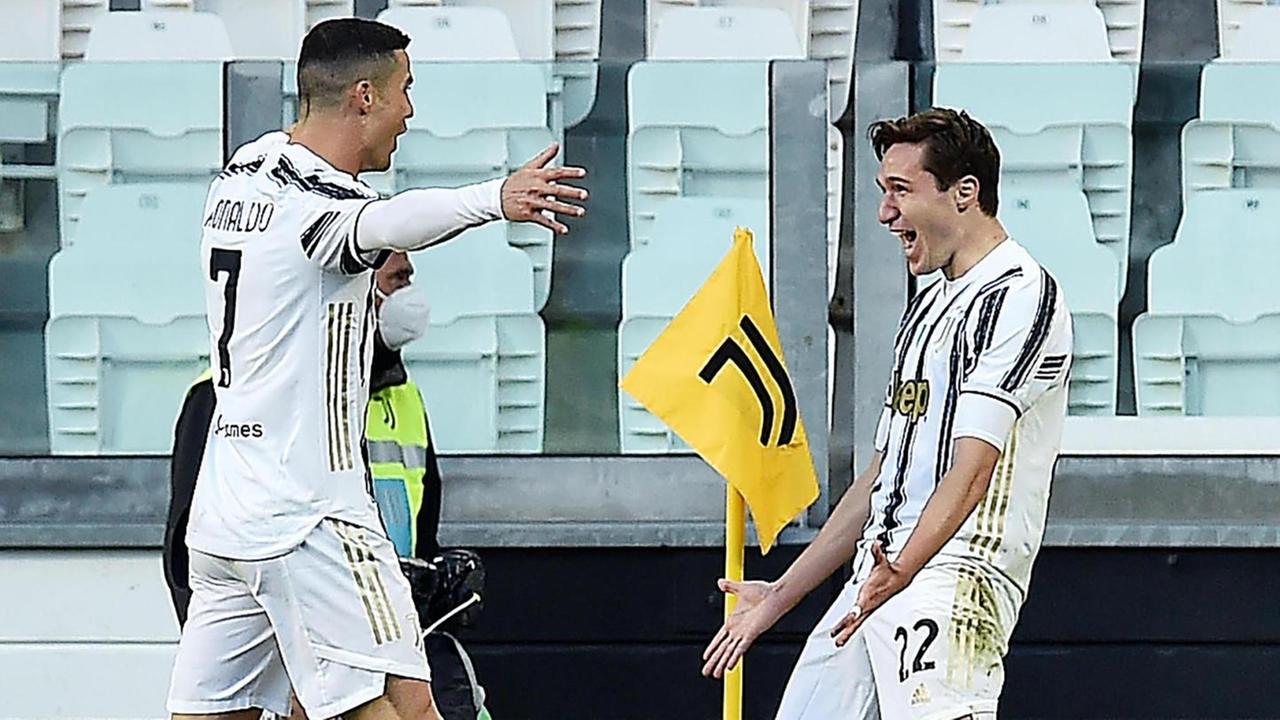 Ronaldo-Dybala gol, la Juve stacca il Napoli nella volata Champions