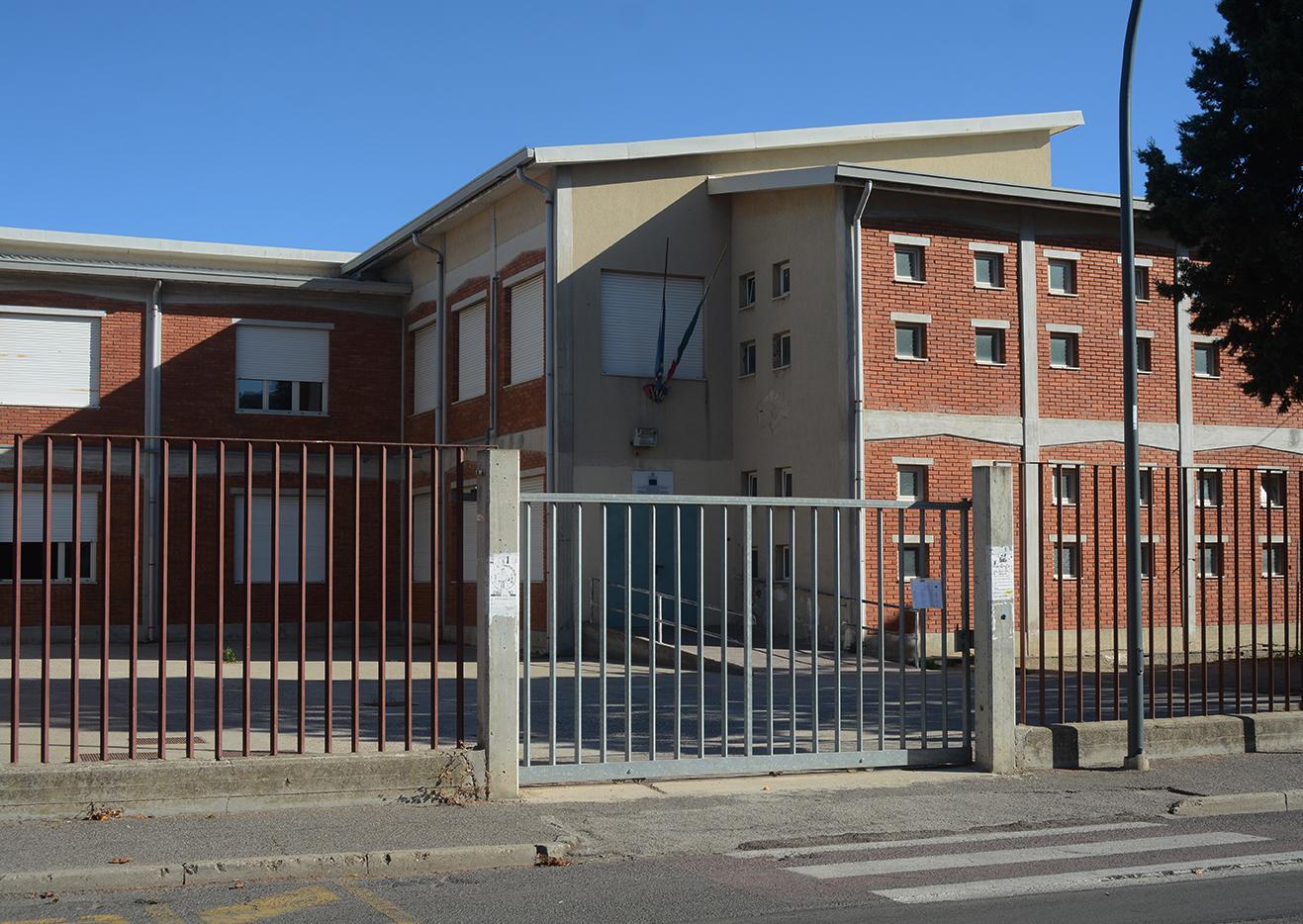 Scuole, nuove chiusure a tempo indeterminato 