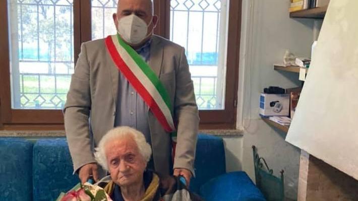 Festa grande per i 107 anni di tzia Antonietta Sini 