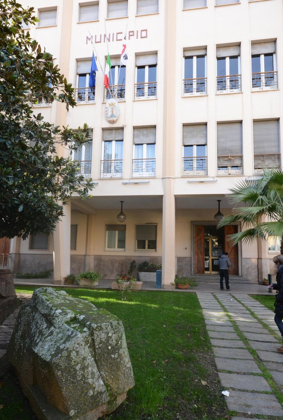 La seduta del Consiglio trasloca per lavori