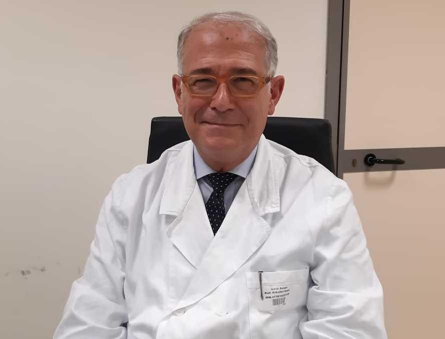 Vaccini avanti adagio tra speranze e proteste 