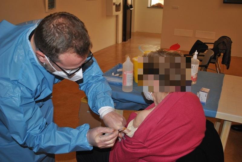 Covid, a Stintino via alle vaccinazioni per la fascia di età 79-70 anni