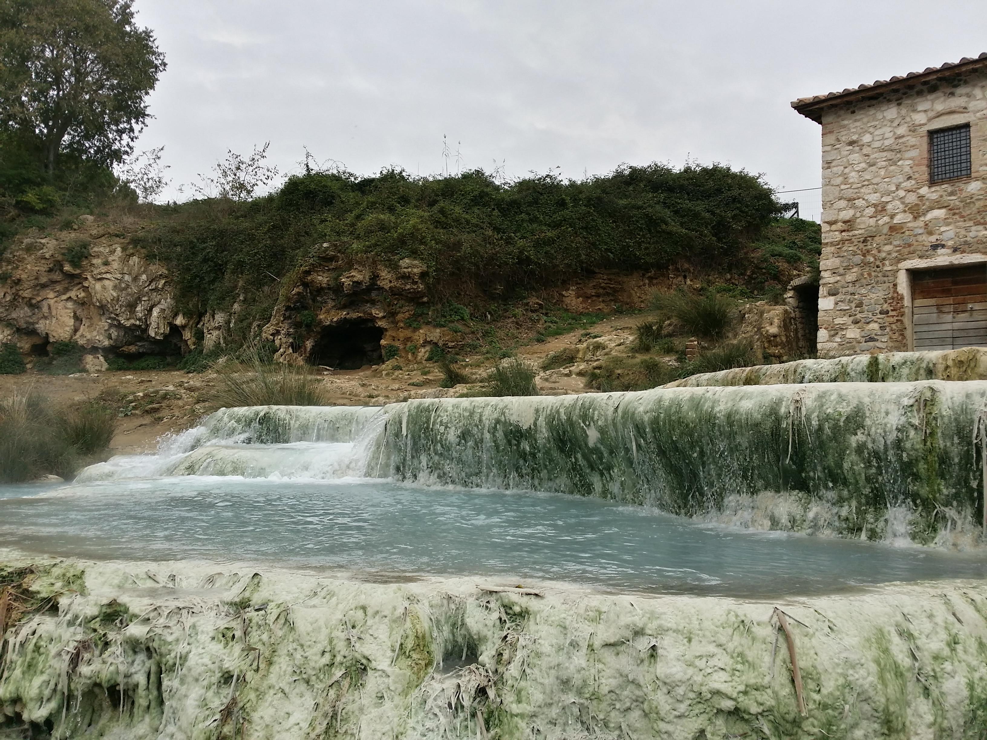 Le Cascate del Mulino, terme libere a Saturnia