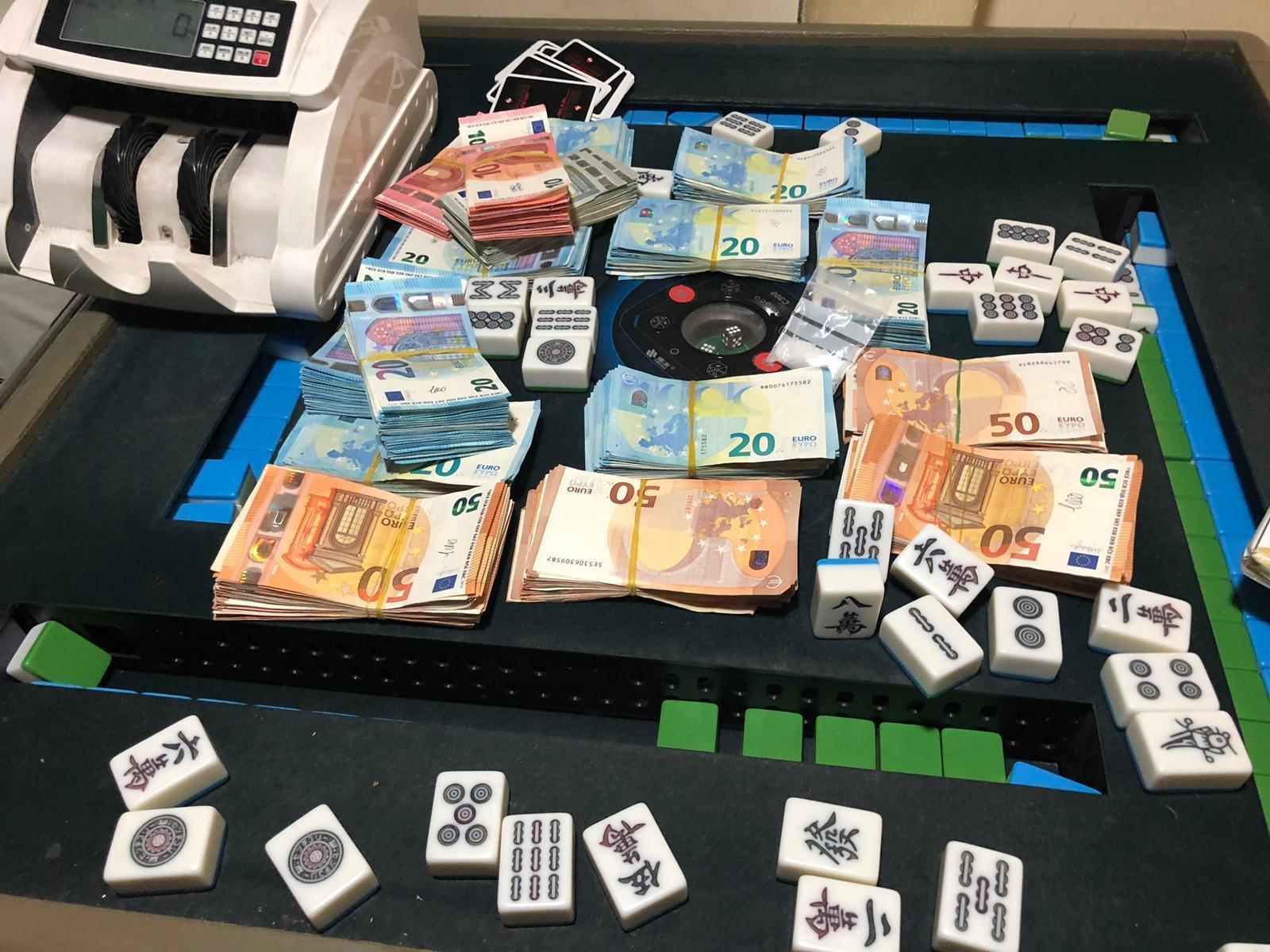 Scoperta una bisca clandestina: 12 denunciati