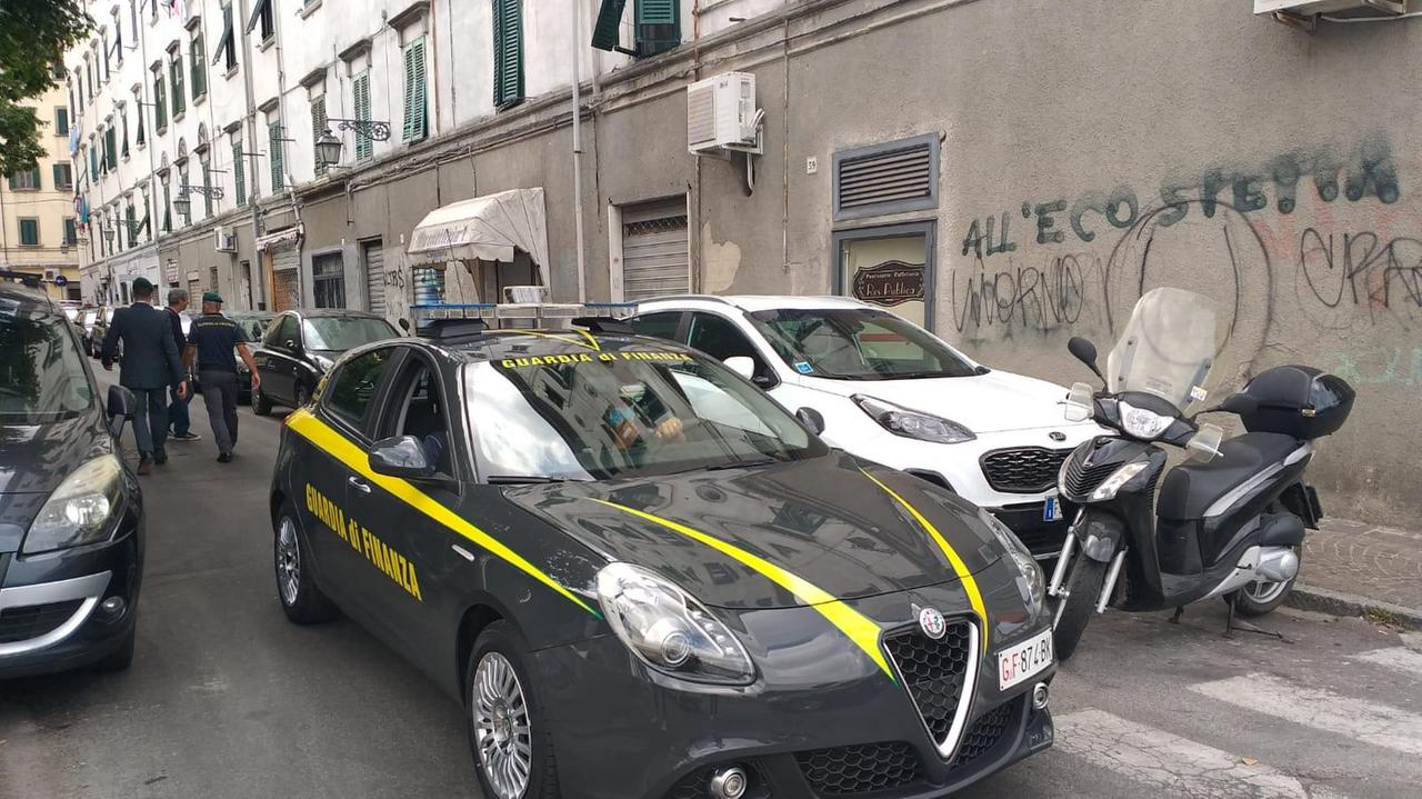 A vent’anni nasconde due etti di droga nello scooter: arrestato in via Marradi