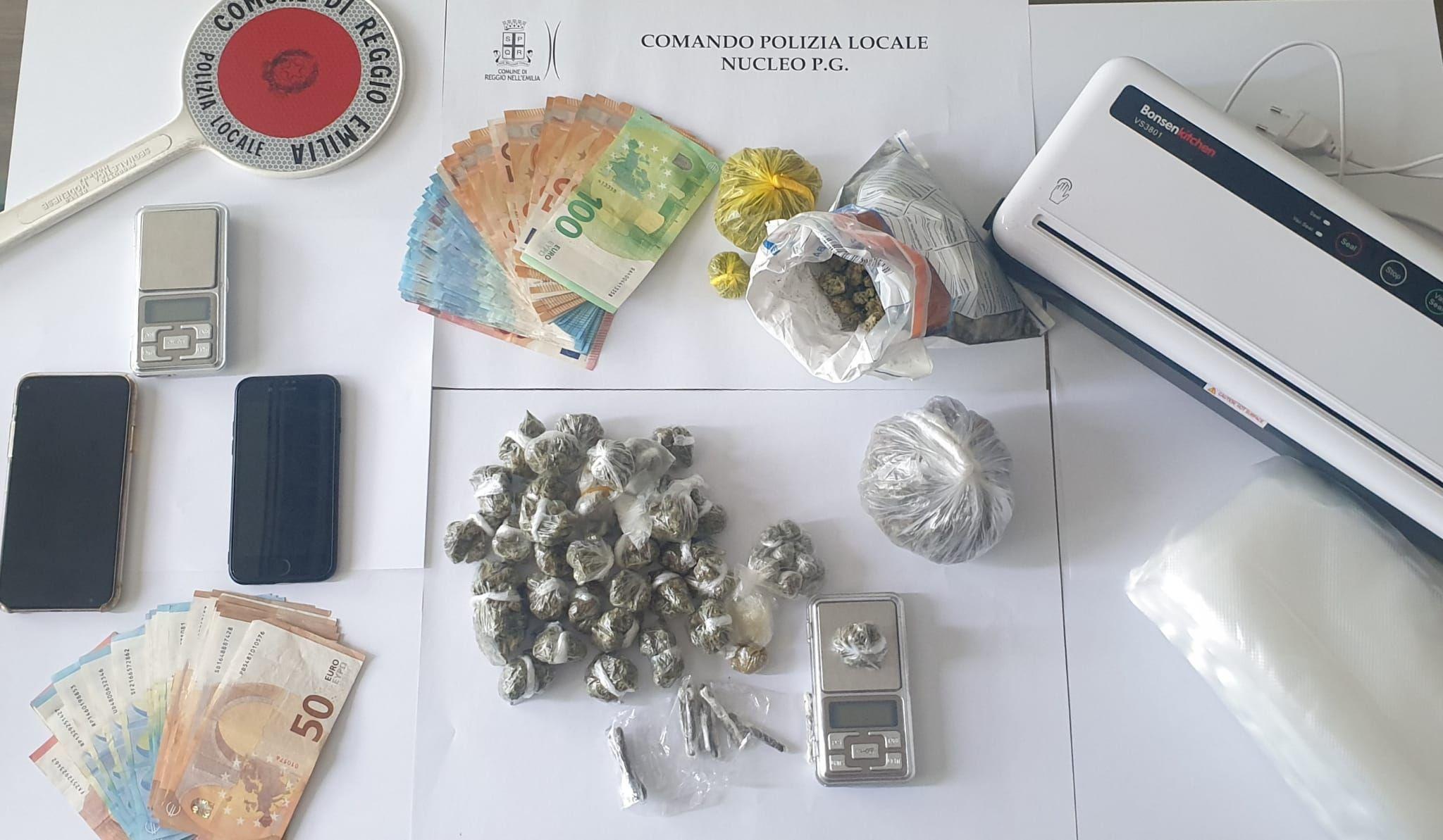 Reggio Emilia, gemelli di 25 anni arrestati per spaccio