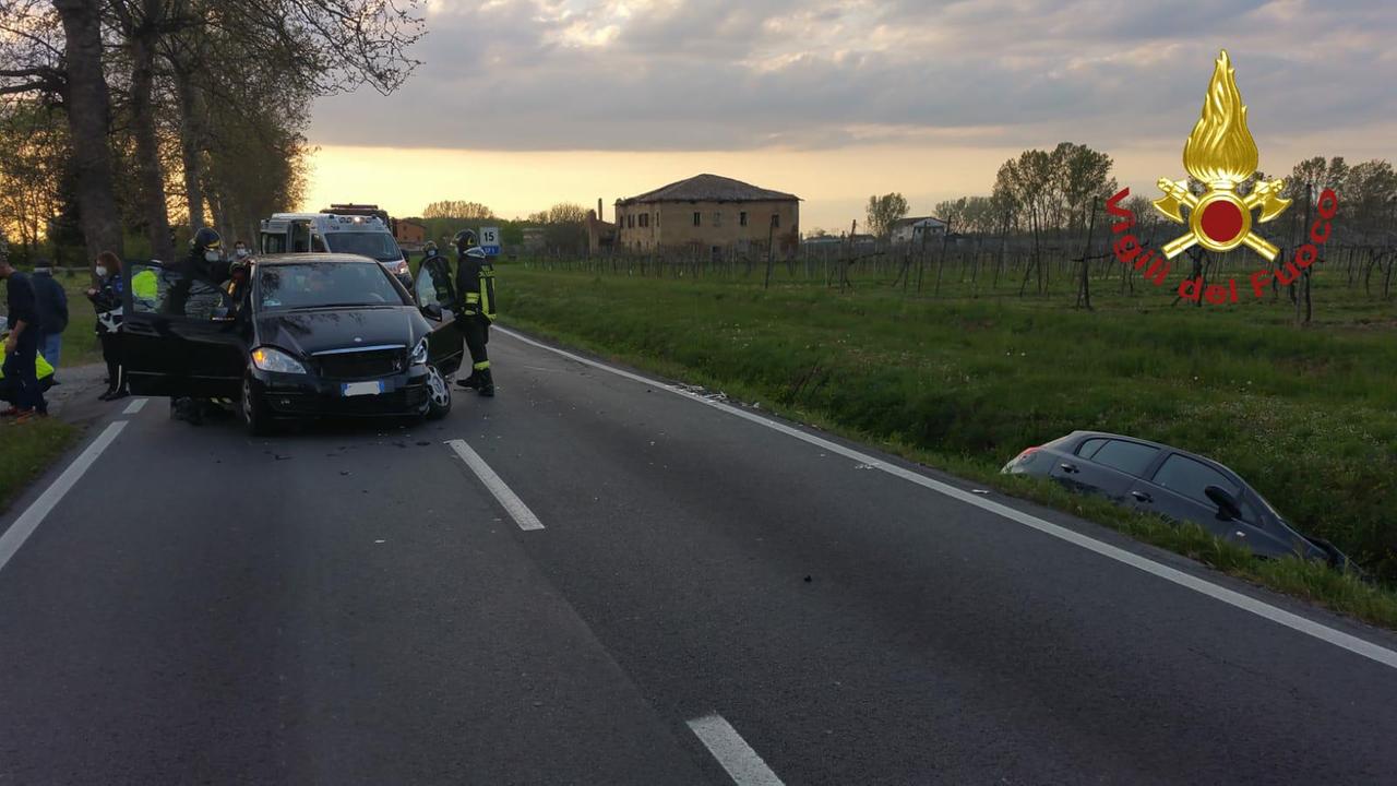Scontro frontale tra Carpi e Ravarino: feriti i due conducenti