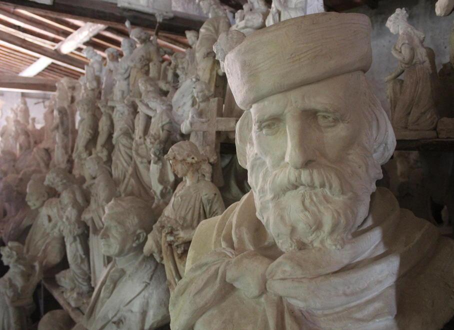 La gipsoteca Luisi nell’aula magna dell’istituto don Lazzeri-Stagi