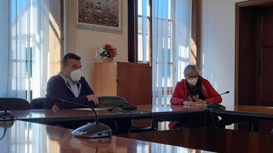 I sindaci coi commercianti «Riaperture da favorire»