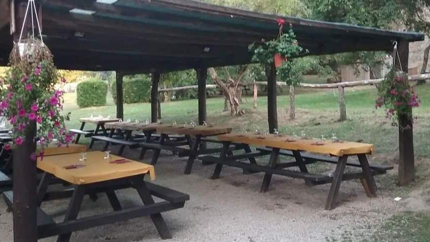 Pronta a ripartire la tenuta Santallago cerca personale