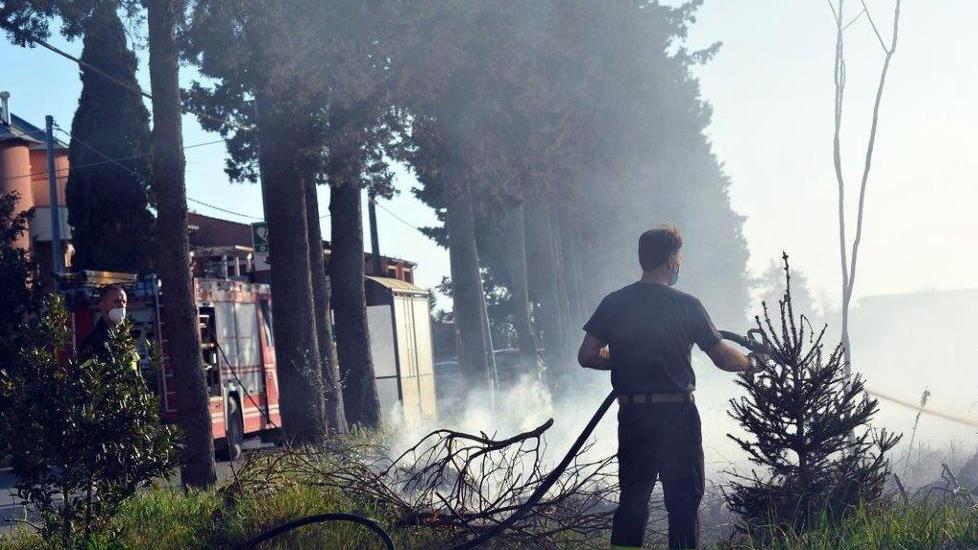 Fiamme alle Case Traffico bloccato