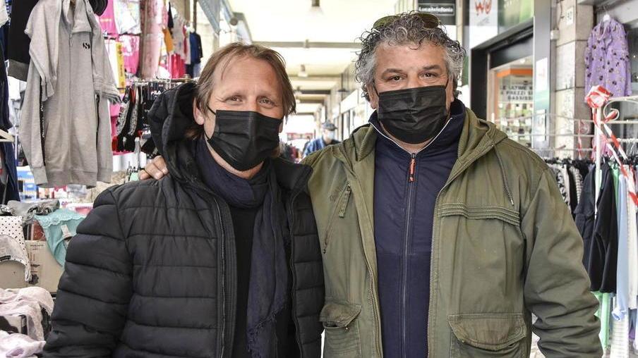 Dodici banchi aperti anche in zona rossa «È per non morire»