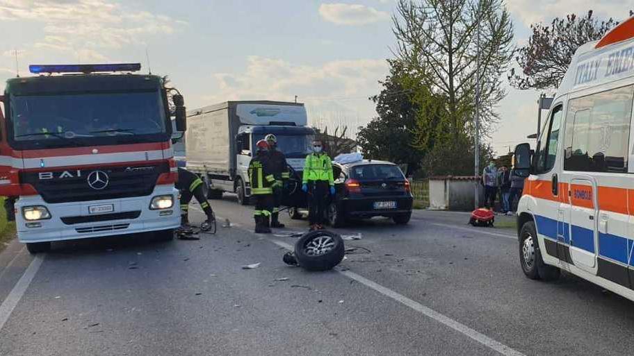 Scontro con due feriti