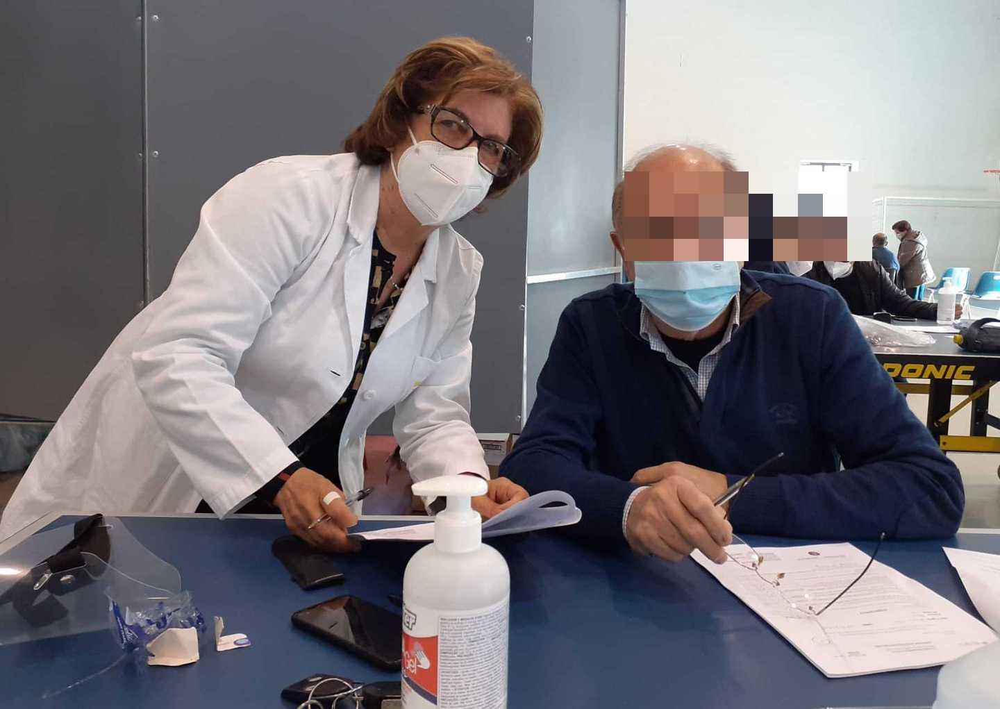 Vaccinazioni Covid, l’Ogliastra virtuosa e da record dimentica 57 nonnini di Osini 