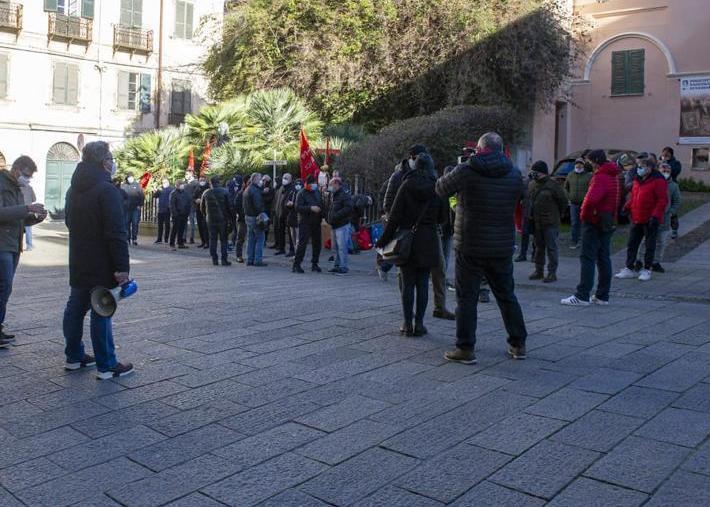 Rifiuti, faccia a faccia a Palazzo Ducale 