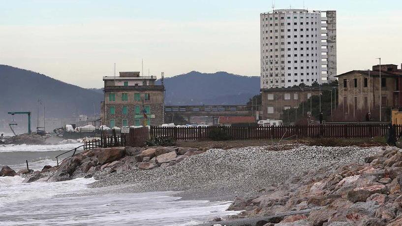 Erosione, arrivano i soldi per ripascere I balneari: poca sabbia e troppo costosa
