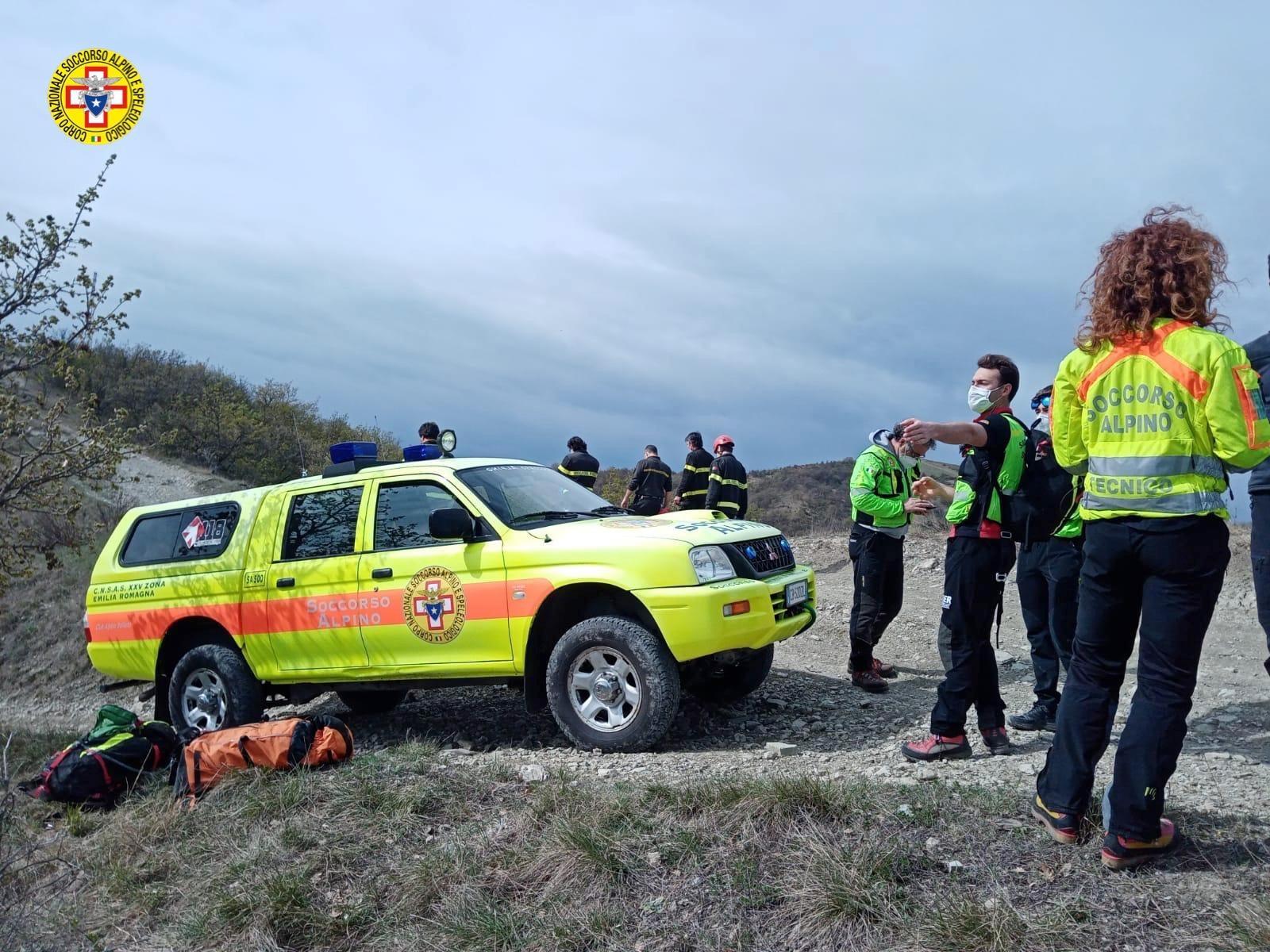 Un biker di 43 anni cade e si ferisce lungo il sentiero, soccorso dal Saer