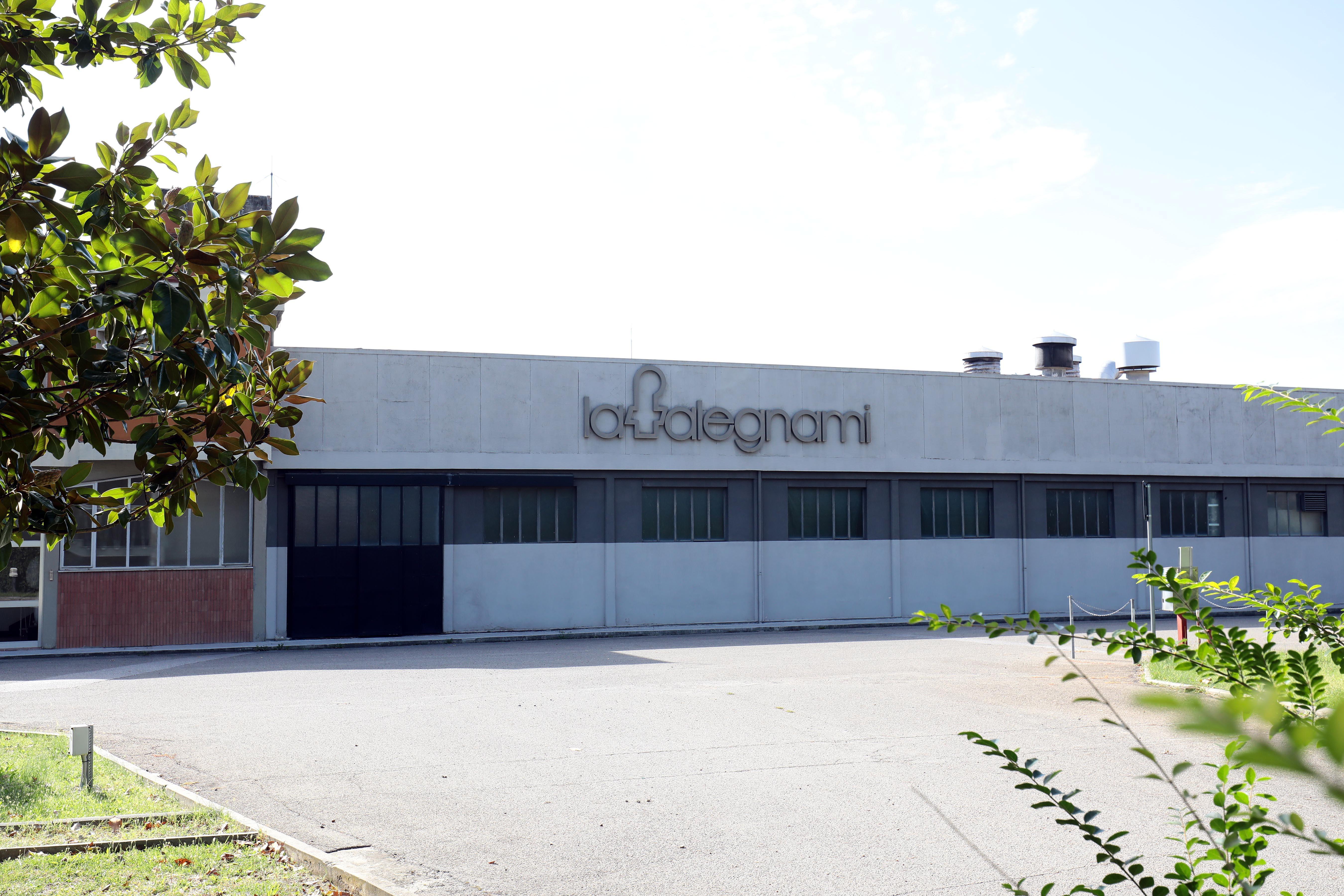 Lo stabilimento "La Falegnami" di Castelfiorentino (foto Carlo Sestini)