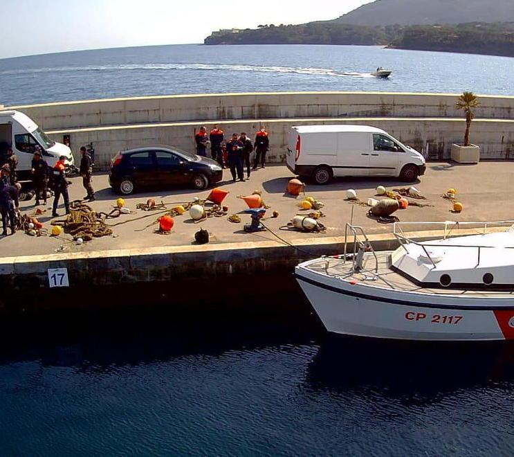 Abusivismo in mare Scattano i sequestri di boe, funi e gavitelli
