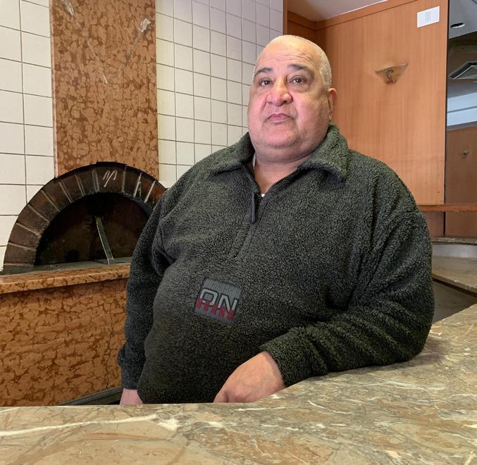 La crisi spegne Tarek e la sua pizza: «Grazie a Certaldo e all’amore di tutti» 
