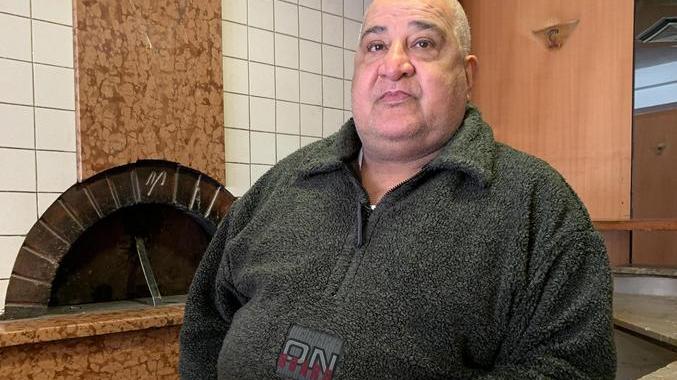 La crisi spegne Tarek e la sua pizza: «Grazie a Certaldo e all’amore di tutti»