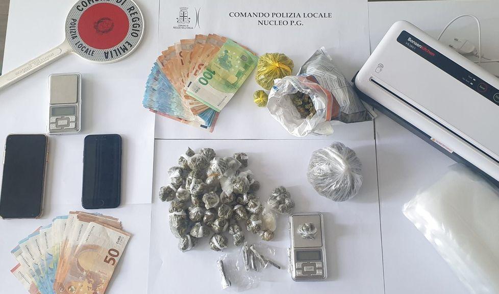 Arrestati i gemelli dello spaccio Ricevevano i clienti davanti a casa 