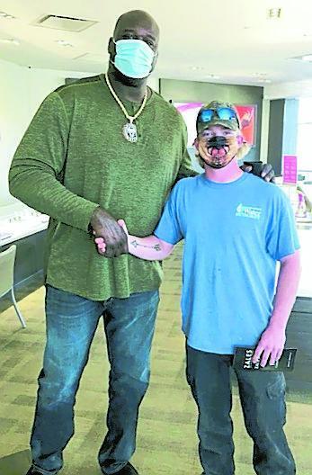 Shaquille O'Neal paga l’anello di fidanzamento a un giovane sconosciuto 