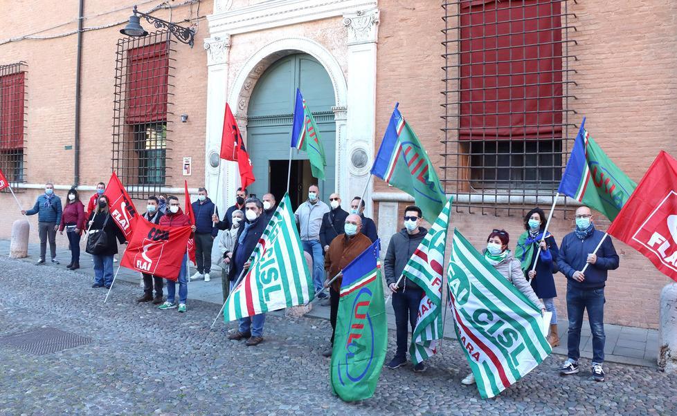 Ferrara, la protesta: «Gli operai agricoli sono dimenticati dai decreti ristori» 