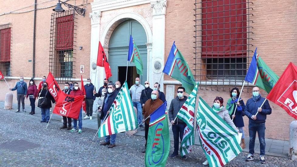 Ferrara, la protesta: «Gli operai agricoli sono dimenticati dai decreti ristori»