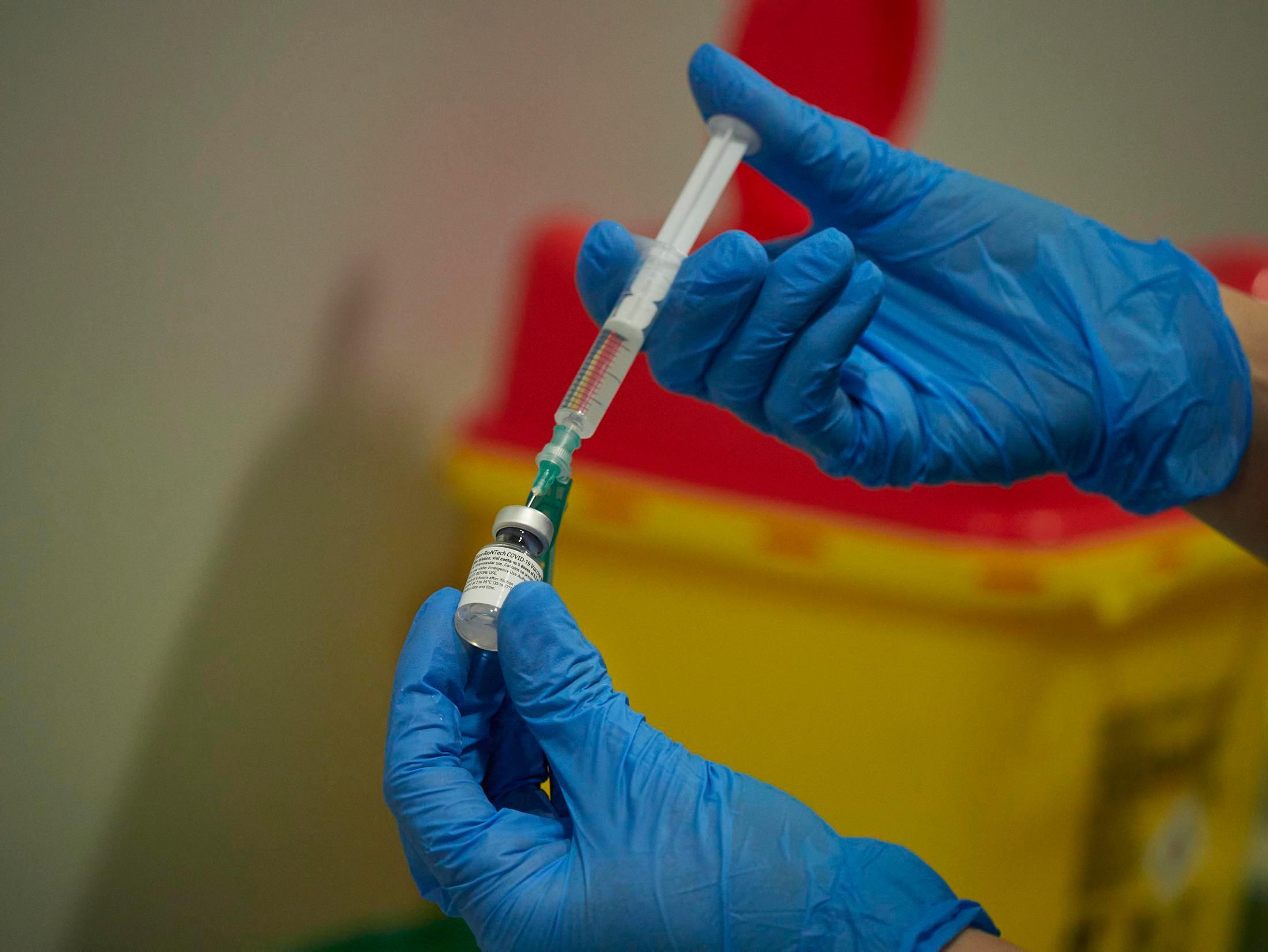 Pazienti oncologici, i primi 70 in sicurezza con la vaccinazione 