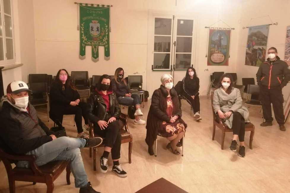 Blitz in Comune delle artigiane ribelli: «Basta zona rossa, vogliamo lavorare» 