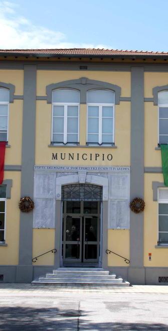 Cinque colonnine su sei spente e altre mancano all'appello