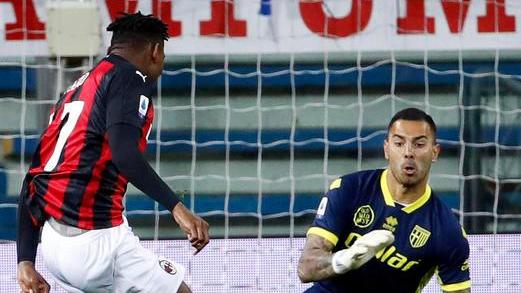 Nel bene e nel male è Milan Ibra si fa cacciare a Parma ma i rossoneri ripartono