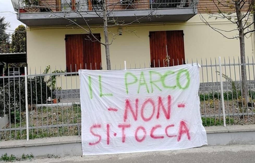 Cinquecento firme in un solo giorno contro il cantiere al parco del Quinzio 