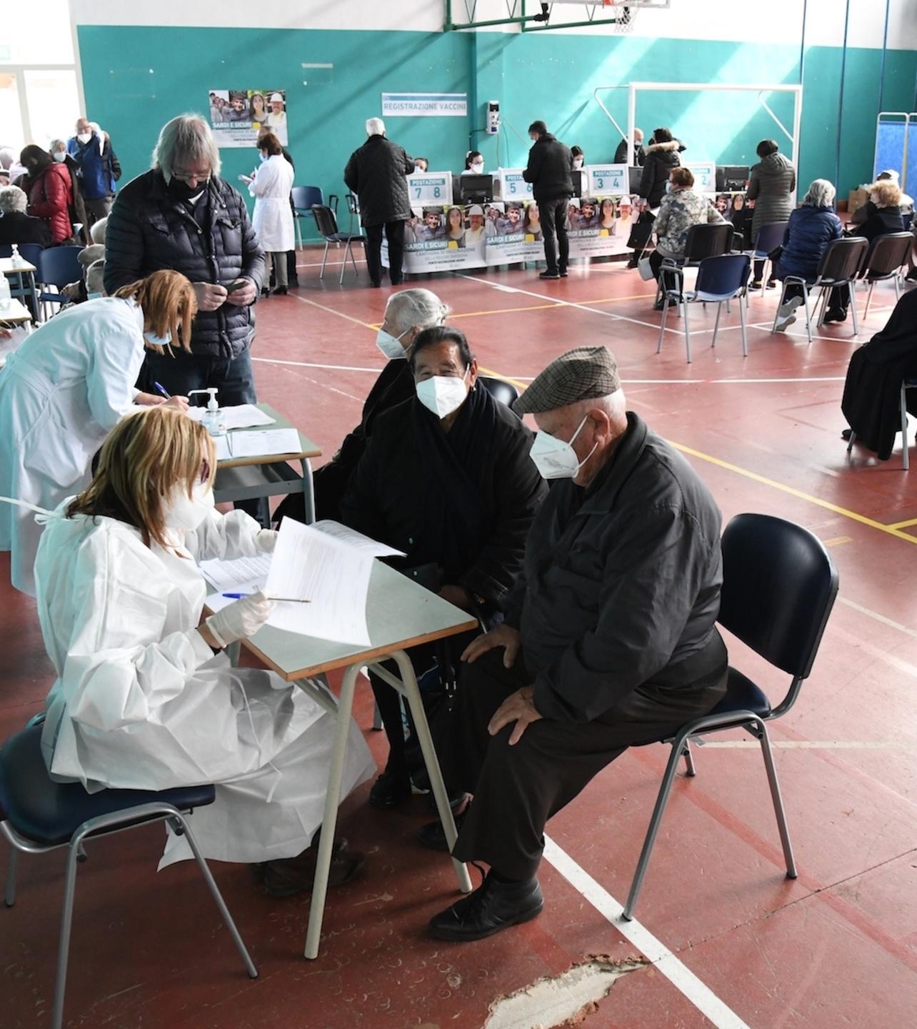 Campagna vaccinale in tilt sindaco sul piede di guerra 