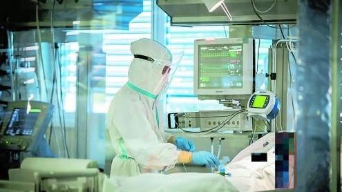 Coronavirus, altre tre vittime in provincia di Pistoia. Contagi stabili, ma la soglia limite è vicina