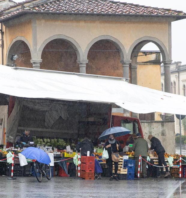 Prove di normalità: oggi torna il mercato al completo 