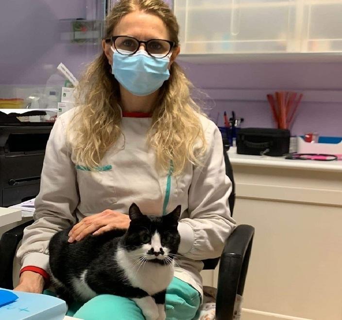 Pinuccia lascia il Giglio e in laguna diventa “assistente” veterinaria