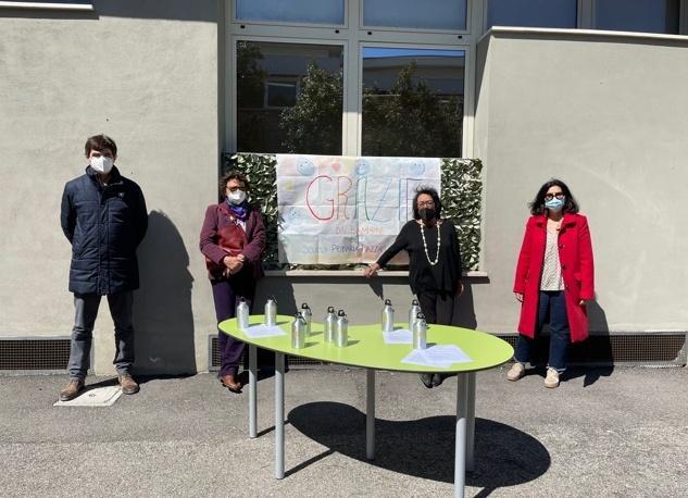 Il Rotary ha donato agli alunni della Sant’Andrea 360 borracce 