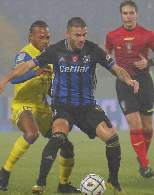 Il Pisa cerca lo scatto playoff contro il Chievo al Bentegodi 