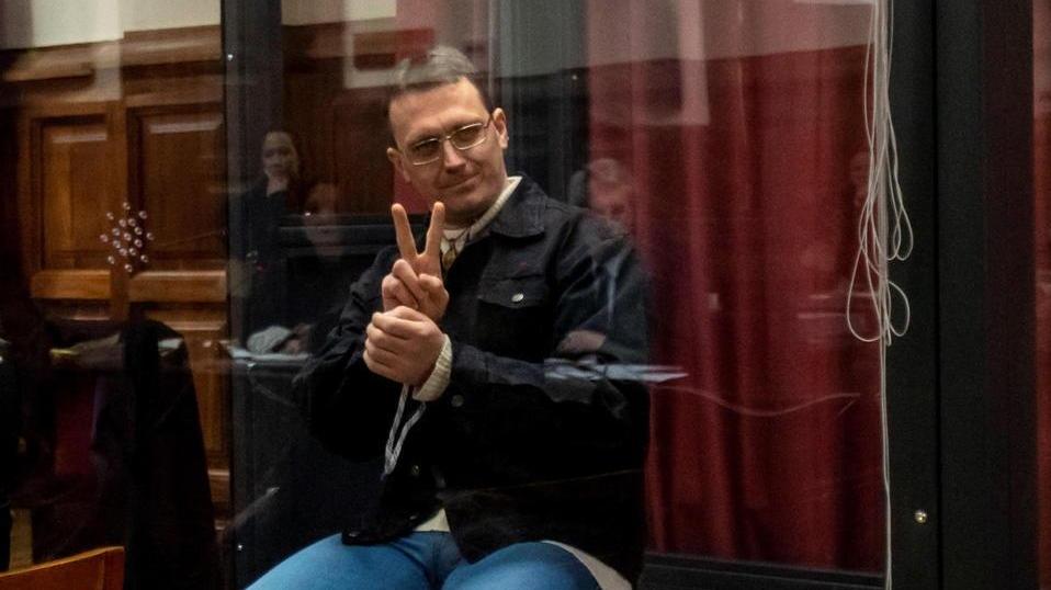 Non vuol cambiar cella Igor minaccia di morte e ferisce cinque agenti